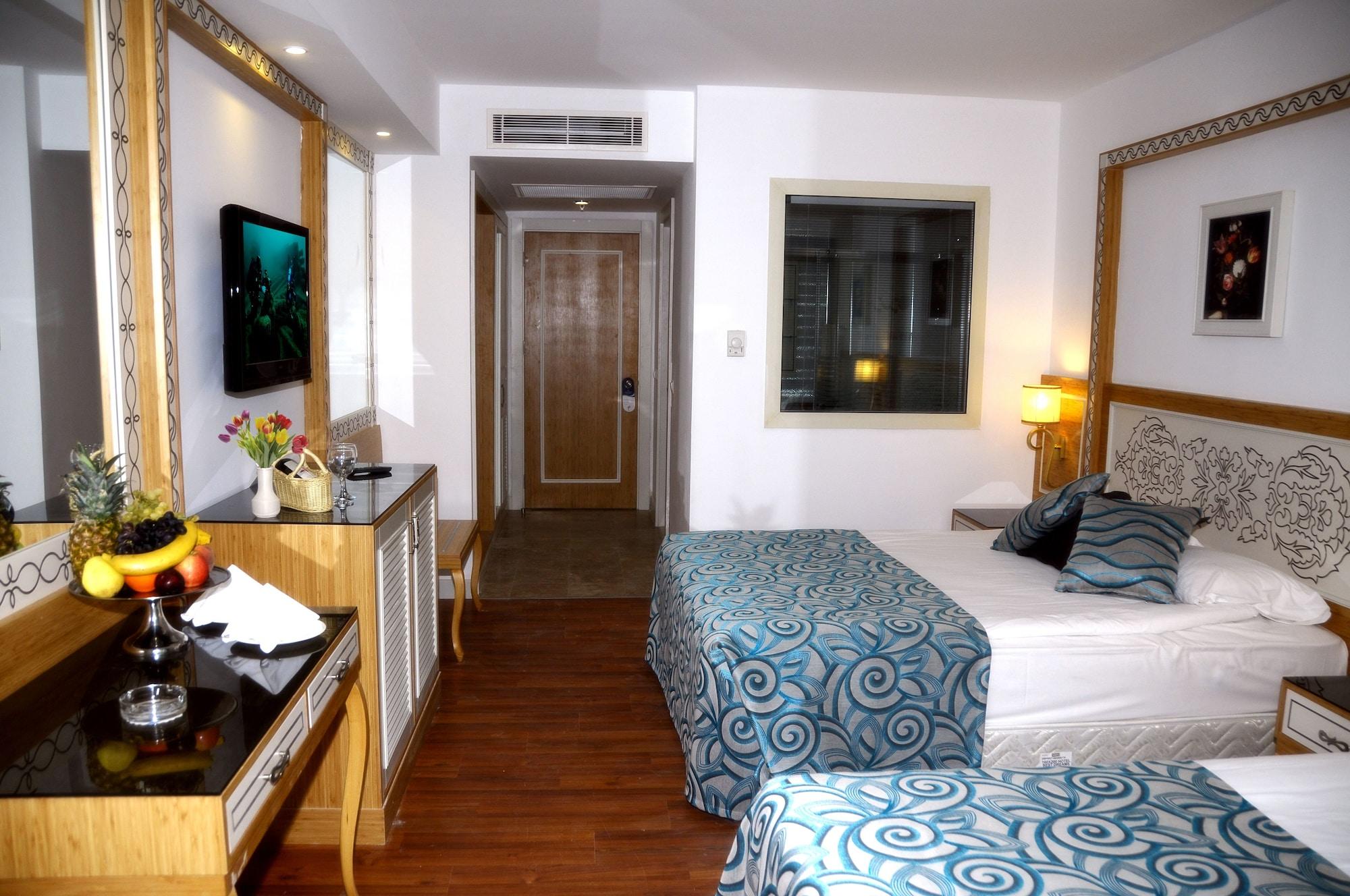 Resort Crystal Waterworld & 5*